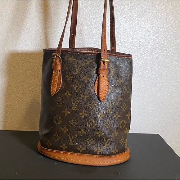 Authentic Vintage Louis Vuitton Bucket Bag - Picture 4 of 15